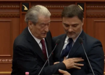 Berisha kërkon përjashtimin nga çështja e partneres së Alibeajt, gjyqtare e “Kushtetueses”