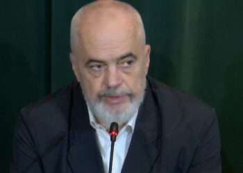 “Duhet front i përbashkët qeveri-kompani-individ”, Rama i prerë: Informaliteti i pagave, armik i pensioneve