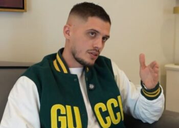 “Mendojnë se të gjithë jemi milionerë”, Bardhi flet për këngën prekëse që i dedikoi vajzës: S’kisha koncerte, as vitaminat nuk mund t’i blija