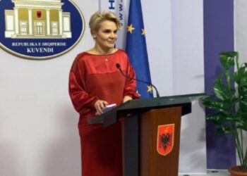 “Karma is a bitch”, Kryemadhi del në konferencë pas arrestimit të Metës dhe masës së arrestit edhe për të
