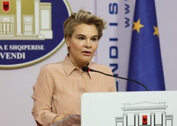 I arrestuan babanë e fëmijëve, Kryemadhi: Çnjerëzore! Nuk kapet ashtu një ish-president! Akuzat janë farsë…