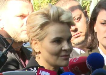 “Po provokohemi familjarisht”, ankohet Kryemadhi: Më futën në një sallë me Metën, por emocionet…