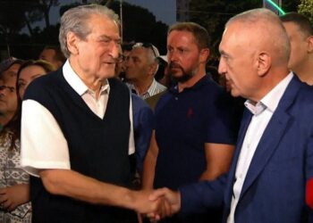 VIDEO/ Për demokratët e mërzitur nga arrestimi i Ilir Metës: Shikoni si merrte zvarrë Sali Berishën ai, kur ishte kryeministër