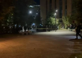 Selia e PS kthehet në skenë krimi/Mbërrijnë ekspertët për të marrë provat pas shpërthimit të molotovëve