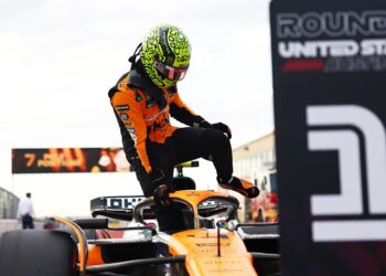 Norris vendos “pole position” përpara Verstappen në Austin