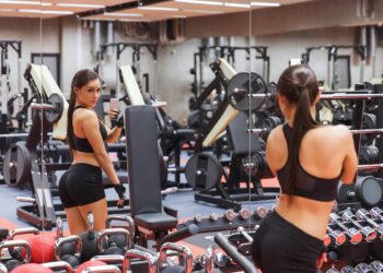 Adoleshentët e teprojnë në palestër, mjekët zbulojnë dëmet dhe rreziqet e trendit të ri