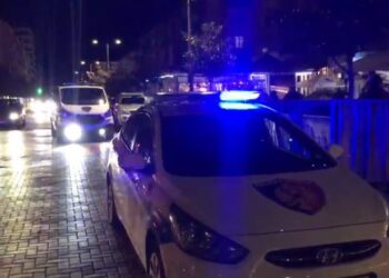 Plagoset me armë zjarri 41-vjeçari në Peqin, shpallet në kërkim autori