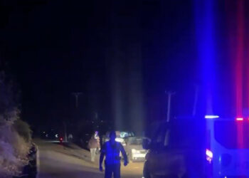 Sherri për pronën në Lezhë, Policia: Babë e bir plagosën fqinjin me kosore, pëson lëndime dhe i riu! Shpallet në kërkim i ati