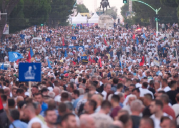 “Protestës nuk i dihet fundi!”/ A do t’i përmbahen demokratët lejes? Ja sa planifikohet të zgjasë tubimi i sotëm