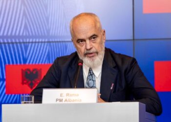 Luksemburg, Rama: Dyfishuam PBB, 2-fishuam pagat, u kthyem destinacionin turistik më në modë dhe ulëm borxhin nën 60%