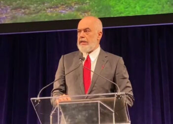 “Paketa e maleve”, Rama thirrje emigrantëve nga New York: Investoni në Shqipëri!