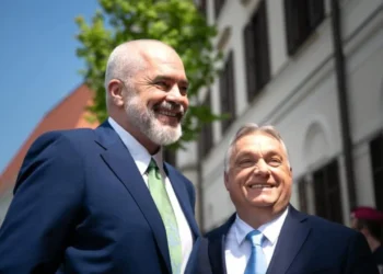 Rama niset drejt Budapestit, pritet takimi me Orban dhe firmosja e marrëveshjes për…