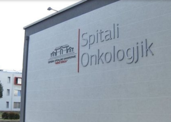 Tetori Rozë, Onkologia: 700 raste të reja çdo vit me kancer gjiri. Pacientja: Ana psikologjike ndikon te sëmundja