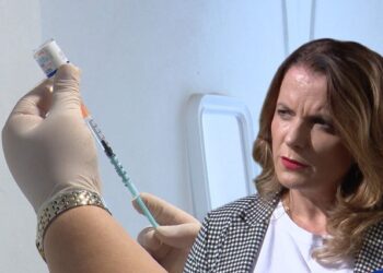 Gjysma e vaksinave të gripit u përthith nga popullata në vetëm tri javë