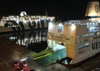 Moti i keq, anulohen të gjitha lundrimet nga Durrësi drejt Barit