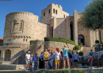 Rekord vizitorësh në Krujë, në 9 muaj e kanë frekuentuar mbi 140 mijë turistë