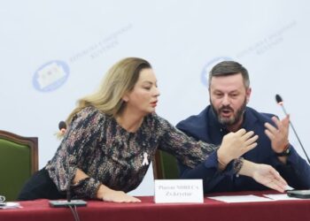 “S’e kupton që je e padurueshme?”/ Debate te ‘Shëndetësia’, Vokshi kërkon rikthimin e deputetëve të përjashtuar