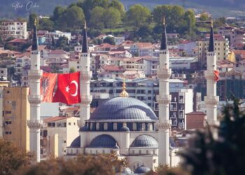 Kureshtarë për koston e Xhamisë së Namazgjasë? Shifrën marramendëse e zbulon imami Teqja