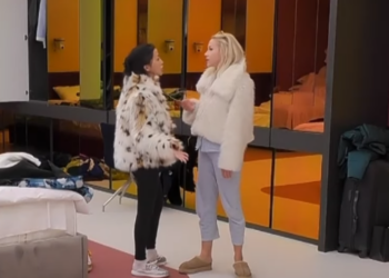 Ia hedh rrobat në tokë, përplasje e ashpër mes vajzave në “Big Brother Kosova”