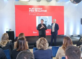 “Një qytet për të gjithë”/ Prezantohet në shqip libri i ish-kryebashkiakut të Bogotas, Veliaj: Ekipi i Penalosas do ndihmojë në zbatimin e sistemit të ri të transportit në Tiranë