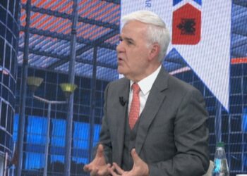“SPAK merret me luftën ndaj korrupsionit”, Xhafaj tregon arsyen e ngritje së komisionit të posaçëm: Nuk synojmë të çojmë njerëz në burg, por…