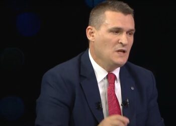 Dumani injoron Berishën dhe Metën: S’kam kohë të dëgjoj akuzat e tyre, sulmet politike nuk më trembin!