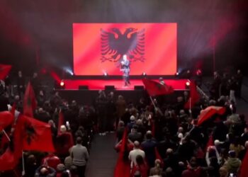 LIVE/ Turi me diasporën, ‘militantët’ e Berishës ‘të infiltruar’ në takimin e Ramës, Kryeministri: Akte antishqiptare nga të verbër që nxiten nga Tirana