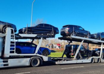 Furnizonin me drogë perëndimin e Dublinit, grupit shqiptar i sekuestrohen 20 makina luksoze dhe 400 mijë euro Cash