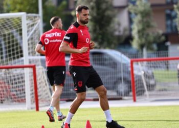 Kombëtarja grumbullohet për dy ndeshjet e fundit, shumë pranë vendit të parë në Nations League