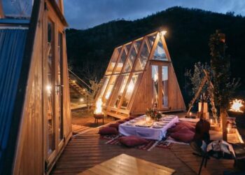 Kabinat e drurit në Liqenin e Çekrezit, Rama ndan historinë e Vanit: Sot s’gjen asnjë bosh, atraksion për turistët nga e gjithë bota