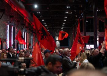 Vota e diasporës, reagon MB: Lehtësi për pajisjen me mjete identifikimi të shqiptarëve në Greqi
