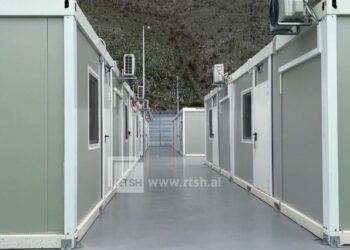 Nuk do të akomodojë emigrantët e paligjshëm? Media italiane: Kampet në Shëngjin e Gjadër mund të përdoren për të burgosurit shqiptarë në Itali