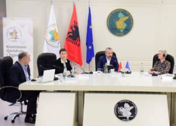 KQZ lehtëson procedurat për regjistrimin e votuesve në diasporë, ja lista e dokumenteve që duhen