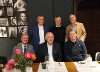 “Trumpistët” organizojnë darka festive! Shkëlqim Hajdari mbledh VIP-at, Goxhaj e Pano veç