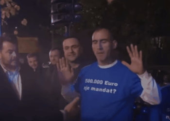 VIDEO / “Hajde këtu o hallexhi…”, qytetari i prish takimin Agron Shehajt: E ke blerë mandatin 500 mijë euro