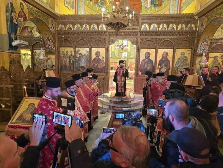 U mbajt për herë të parë në 1923/ Korça ruan traditën, kremtohet mesha për flamurin
