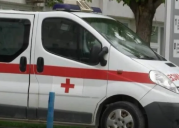 Plagosja e 4 personave me thikë në Kosovë, vajza 10-vjeçare në gjendje të rëndë