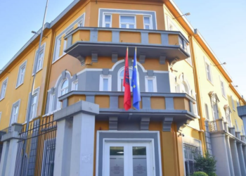 Vrasja me thikë e 14-vjeçarit në Tiranë, vjen reagimi i parë i Ministrisë së Arsimit dhe Sportit