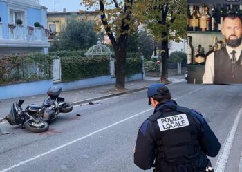 FOTO / Motori përplaset nga një furgon, vdes 35-vjeçari shqiptar në Breshia