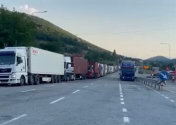 Produktet shqiptare bllokohen në kufij, BE e SHBA “mbyllin dyert”