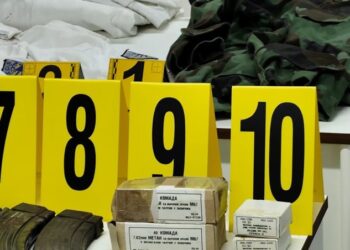 Veriu nuk ka qetësi, Policia e Kosovës zbulon armë dhe uniforma ushtarake