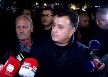 Protesta e opozitës, Noka i quan policët banditë me uniformë: Askush nuk do na ndalë