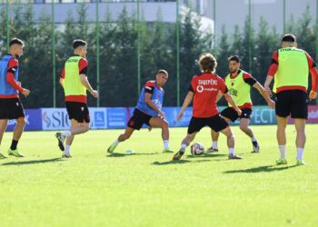 Llogaritë e grupit, Shqipëria luan vetëm për fitore ndaj Ukrainës