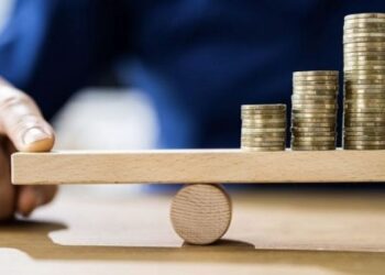 Konsumatorët u treguan më “dorëlëshuar” në tetor/ BSH: Rritën blerjet në shuma të mëdha, sektori i shërbimeve pritet të ulë çmimet