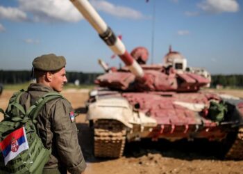 Serbia po armatoset, DW: Vendet fqinje janë të shqetësuara, por sa rrezik lufte ka në rajon?