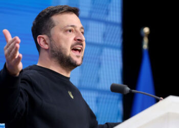 Fondet ruse të bllokuara, Zelensky: Ne kemi nevojë për ndihmë me armë, jo negociata