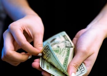 Tatimet paralajmërojnë 37.5 mijë bizneset që deklarojnë paga nën tregun: Do fillojmë kontrollet