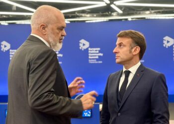 Nga takimi me Macron, Zelensky dhe Meloni, Rama publikon fotot: Shqipëria mori stafetën e mikpritësit të Komunitetit Politik Europian