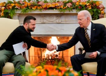 Nderi i fundit i Biden për Zelenskyy, kontraktorët amerikanë do punojnë për Ukrainën