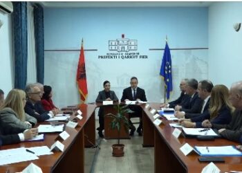 Balluku-prefektëve: Rishikoni planin e masave për përballimin e emergjencave civile